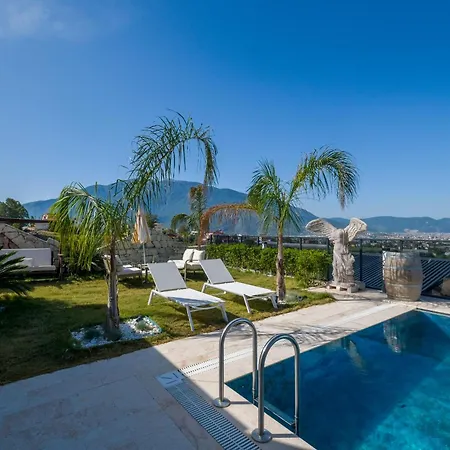 Lueks Dinlenme Selale Kaydirak Havuzu Manzaralar Villa Fethiye